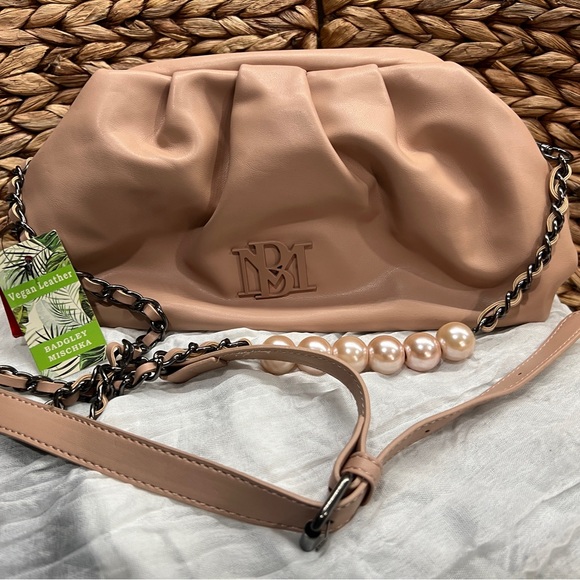 Badgley Mischka Blush Vegan Leather Bag - Picture 2 of 11